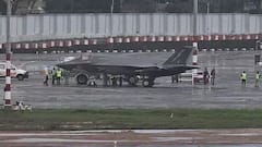 British Fighter Jet in Kerala: கேரளாவுக்கு அவசரமாக பறந்து வந்த இங்கிலாந்து போர் விமானம் - ஓ.. இதுதான் விஷயமா.?
