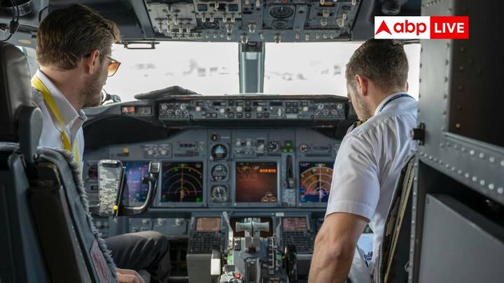 Retirement Age Of Pilot: हाल ही में अहमदाबाद प्लेन हादसे और केदारनाथ हेलीकॉप्टर क्रैश के बाद यह सवाल भी उठ रहा है कि आखिर पायलट की रिटारमेंट उम्र क्या है, चलिए जानते हैं.