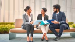 सरकारी नोकरीची मोठी संधी! UPSC कडून विविध पदांसाठी भरती प्रक्रिया सुरु, कसा कुठे कराल अर्ज? 