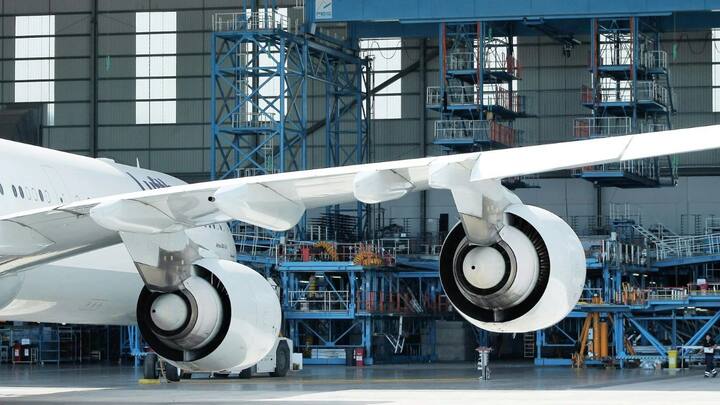 C चेक विमान के हर 18-24 महीने के बीच किया जाता है. इस पर 2 से 5 करोड़ रुपये तक का खर्चा आता है. D चेक 6-10 साल में होता है. इसमें पूरा जहाज खोलकर चेक किया जाता है. इसके लिए 15-20 करोड़ रुपये का खर्चा आता है.