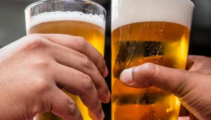 આ યાદીમાં ટોચ પર નામ અરુણાચલ પ્રદેશ છે. અહીંની મહિલાઓમાં દારૂ પીવાનો દર 24.2 ટકા છે. મહેમાનોને અપોંગ અથવા ચોખાનો બીયર પીરસવો એ અહીંની પરંપરાનો એક ભાગ છે.