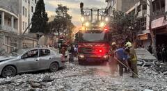 इस्रायली हल्ल्यानं राजधानी तेहरान दुहेरी संकटात; शहरात पूर, सर्वत्र दुर्गंधीचं साम्राज्य, बॉम्बपेक्षा धोकादायक रोगराईची भीती 