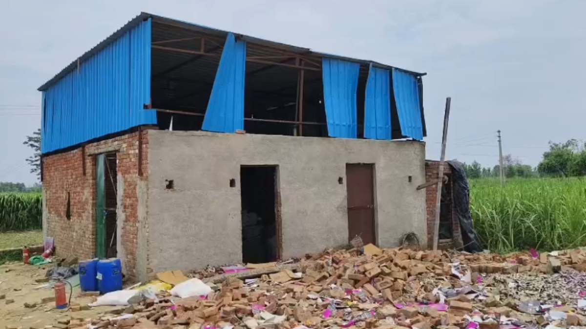 Amroha Blast News: अमरोहा की पटाखा फैक्ट्री में ब्लास्ट, 5 महिला समेत 6 लोगों की मौत, सीएम ने जताया दुख
