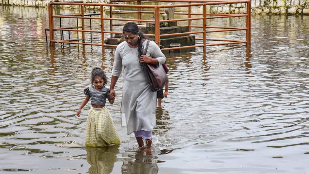 Kerala Rains Northern Districts Bear Brunt Of Monsoon, Road And Rail Traffic Hit Amid Red Alert Kerala Rains: Northern Districts Bear Brunt Of Monsoon, Road And Rail Traffic Hit Amid Red Alert
