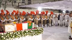 गुजरात के पूर्व CM विजय रूपाणी का राजकीय सम्मान के साथ अंतिम संस्कार, 21 तोपों की दी गई सलामी