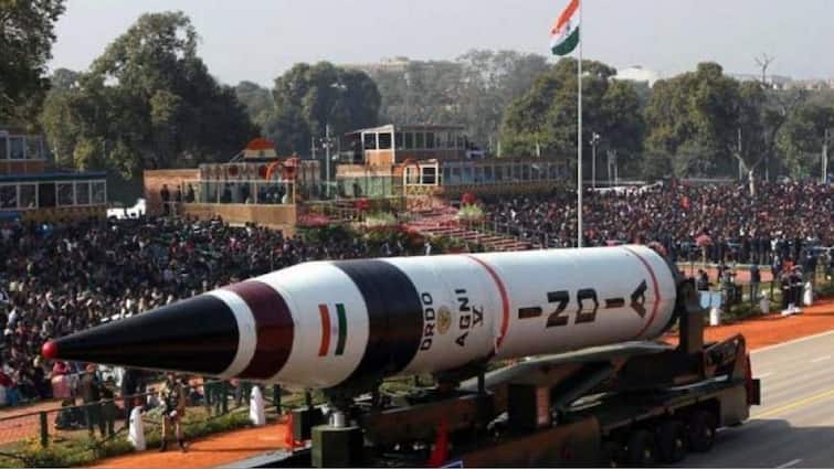 अब पाकिस्तान नहीं देगा एटम बम की धमकी... SIPRI की रिपोर्ट में भारत के परमाणु हथियारों को लेकर हुआ बड़ा खुलासा