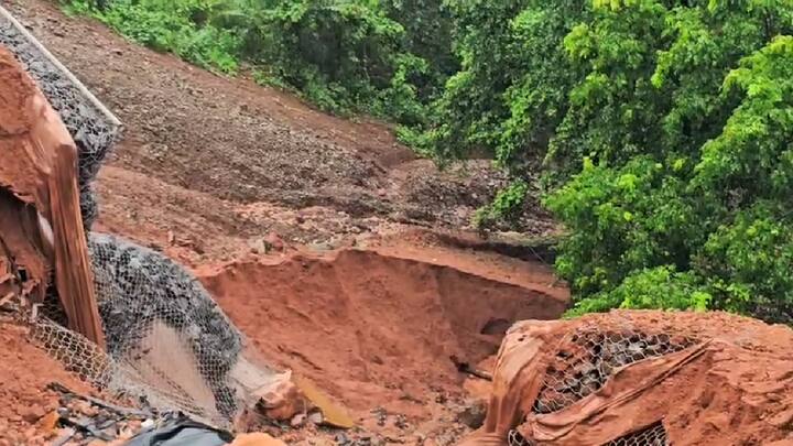 पाण्याच्या प्रवाहात गॅबियन बॉलच्या आजूबाजूची मोठ्या प्रमाणात माती वाहून जाऊ लागल्यामुळे उर्वरित भराव वाहून जाण्याची भीती आहे.