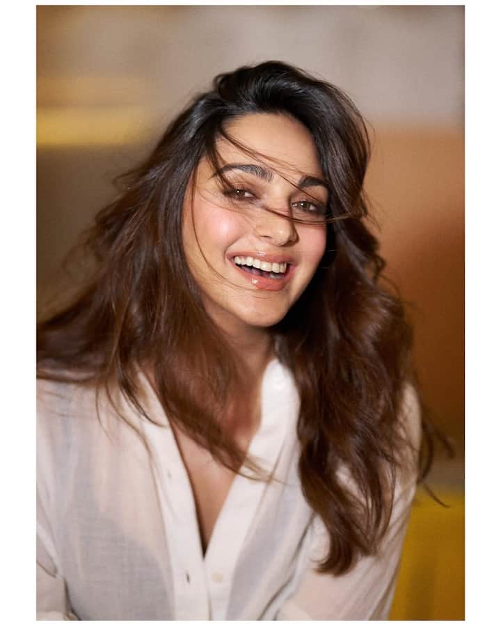 Although the actress is not working in any project due to pregnancy, but through social media, she continues to give updates to her fans.