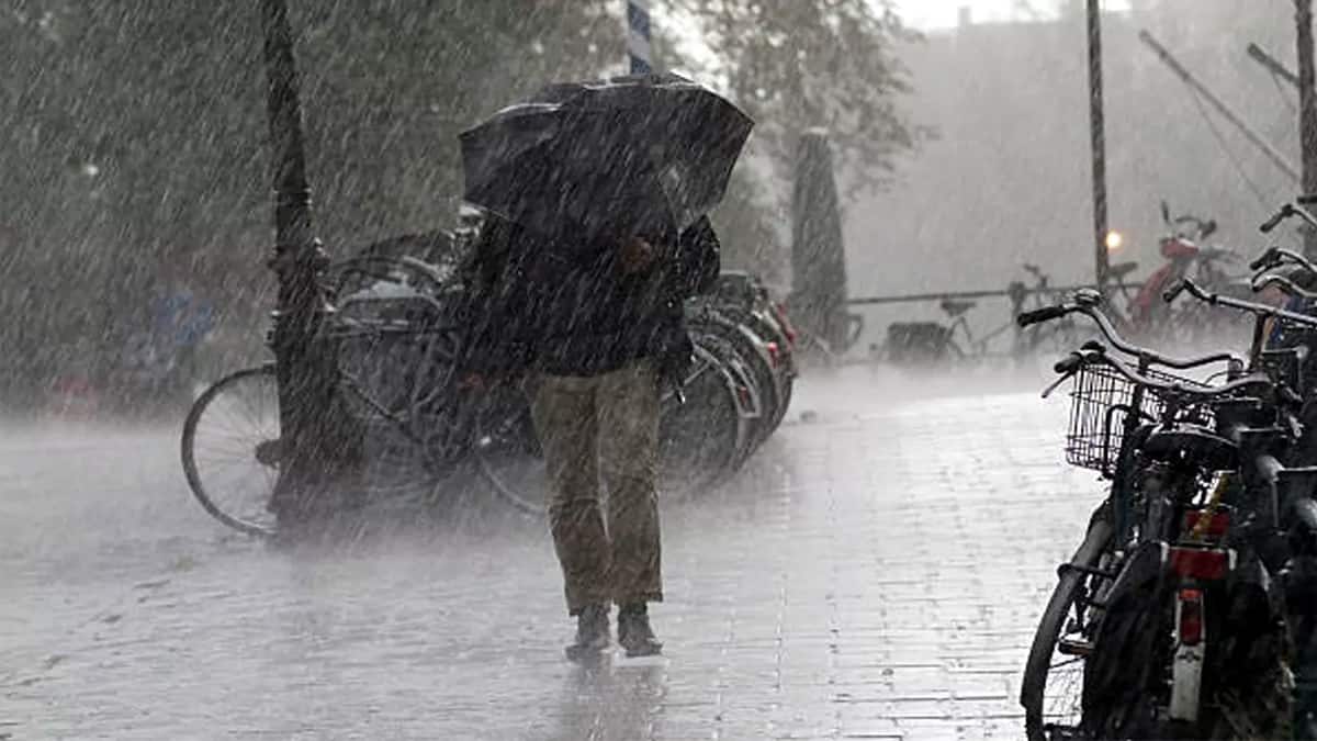 கேரளாவில் கனமழை: ரெட் அலர்ட்! சபரிமலையில் வெள்ளப்பெருக்கு, பக்தர்கள் பாதிப்பு