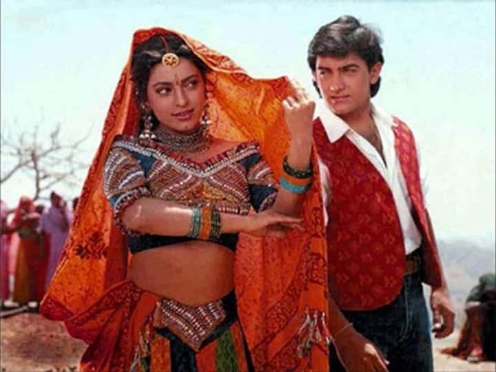 Hum Hai Rahi Pyaar Ke Aamir's another romantic comedy film also stars Juhi Chawla. This film with Juhi and Aamir's chemistry proved to be a Cult classic.