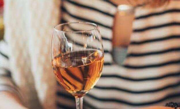 તેલંગણામાં 6.7 ટકા મહિલાઓ દારૂ પીવે છે. અહીં શહેરો કરતાં ગામડાઓમાં મહિલાઓ વધુ દારૂ પીવે છે. અહીં સુખ અને દુ:ખ બંનેમાં દારૂ પ્રચલિત છે.