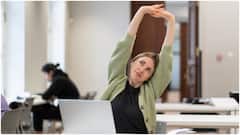 డెస్క్ వర్క్ చేసేవారు చేయగలిగే యోగాసనాలు ఇవే.. ఒత్తిడిని తగ్గించుకునేందుకు ఆఫీస్​లో ట్రై చేయండి