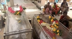 தந்தை உடலை பார்த்து அழுத மகனுக்கு மாரடைப்பு.. தந்தையர் தினத்தில் நடந்த சோகம்