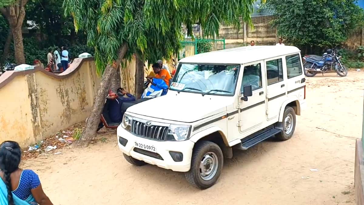 சீர்காழி வட்டாட்சியர் அலுவலகத்தில்  சிக்கிய துணை வட்டாட்சியர் - கைது செய்த லஞ்ச ஒழிப்புத் துறை போலீசார் 