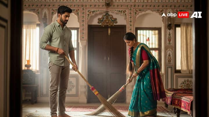 Keeping the broom lying down leads to negative energy in the house. In such a situation, pay special attention to the fact that never keep the broom lying. After cleaning the house, keep the broom in any corner and keep it.