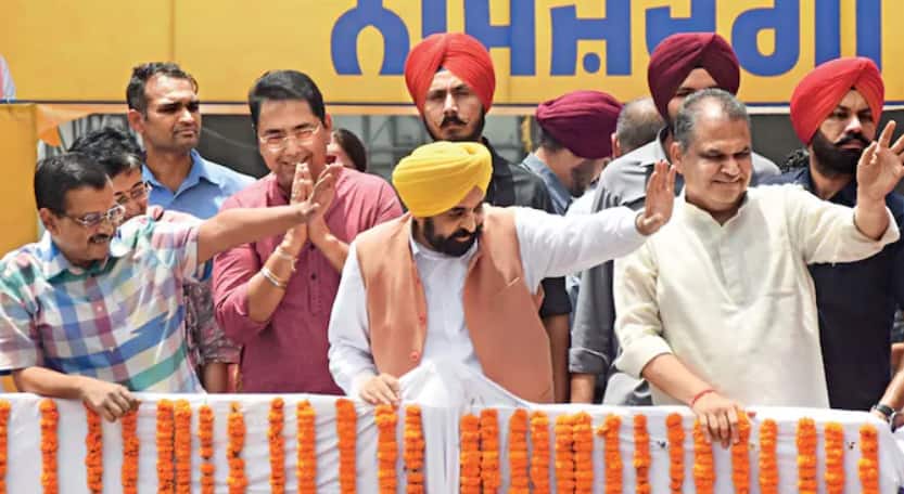 ਲੁਧਿਆਣਾ ਜ਼ਿਮਨੀ ਚੋਣਾਂ ਲਈ ਰੁੱਕਿਆ ਚੋਣ ਪ੍ਰਚਾਰ, ਸ਼ਰਾਬ ਦੇ ਠੇਕੇ ਹੋਏ ਬੰਦ, ਕਾਂਗਰਸ ਅਤੇ AAP ਨੇ ਕੱਢਿਆ ਰੋਡ ਸ਼ੋਅ Ludhiana West Bypoll Campaign Last Day today ਲੁਧਿਆਣਾ ਜ਼ਿਮਨੀ ਚੋਣਾਂ ਲਈ ਰੁੱਕਿਆ ਚੋਣ ਪ੍ਰਚਾਰ, ਸ਼ਰਾਬ ਦੇ ਠੇਕੇ ਹੋਏ ਬੰਦ, ਕਾਂਗਰਸ ਅਤੇ AAP ਨੇ ਕੱਢਿਆ ਰੋਡ ਸ਼ੋਅ