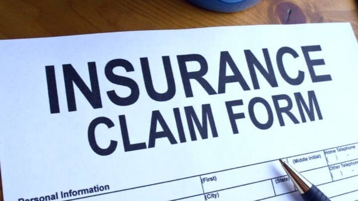 इस रिपोर्ट के आधार पर ही बीमा कंपनी बीमा की प्रक्रिया पूरी करती है. बता दें आपके पास हादसे से जुड़े दस्तावेज होने जरूर होते हैं. जिनमें एफआईआर की कॉपी, अस्पताल की मेडिकल रिपोर्ट, अगर किसी की मौत होती है. तो फिर डेथ सर्टिफिकेट और प्रॉपर्टी डैमेज की फोटो चाहिए होती है.