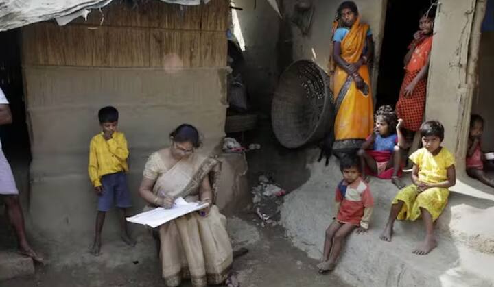 ਅਗਲੇ ਸਾਲ ਯਾਨੀ 2026 ਵਿੱਚ ਜਨਗਣਨਾ ਕੀਤੀ ਜਾਵੇਗੀ। ਜੰਮੂ ਕਸ਼ਮੀਰ, ਉੱਤਰਾਖੰਡ, ਲੱਦਾਖ ਅਤੇ ਹਿਮਾਚਲ ਪ੍ਰਦੇਸ਼ ਵਰਗੇ ਰਾਜਾਂ ਵਿੱਚ ਜਿੱਥੇ ਬਰਫ਼ਬਾਰੀ ਹੁੰਦੀ ਹੈ, ਉੱਥੇ ਜਨਗਣਨਾ 1 ਅਕਤੂਬਰ 2026 ਤੋਂ ਸ਼ੁਰੂ ਹੋ ਜਾਵੇਗੀ। ਜਦੋਂ ਕਿ ਦੇਸ਼ ਦੇ ਬਾਕੀ ਹਿੱਸਿਆਂ ਵਿੱਚ ਇਹ 1 ਮਾਰਚ 2027 ਤੋਂ ਸ਼ੁਰੂ ਹੋਵੇਗੀ।