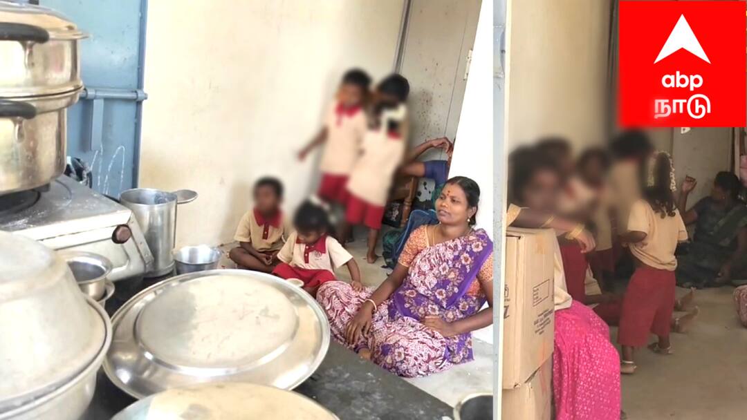 மக்களுடன் முதல்வர் திட்டம்: சமையல் கூடத்தில் தஞ்சம் புகுந்த பள்ளிக் குழந்தைகள் - வலுக்கும் கண்டனங்கள் Mayiladuthurai district makkalutan muthalvar scheme higher education minister govi Chezhiaan tnn மக்களுடன் முதல்வர் திட்டம்: சமையல் கூடத்தில் தஞ்சம் புகுந்த பள்ளிக் குழந்தைகள் - வலுக்கும் கண்டனங்கள்