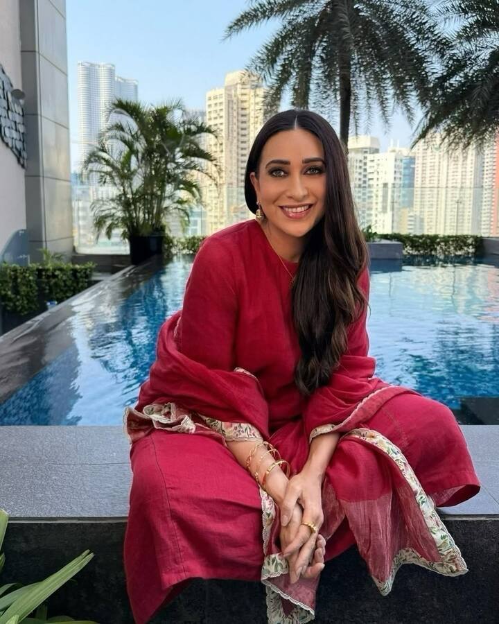 संजय कपूर संग शादी से पहले करिश्मा ने अभिषेक बच्चन संग सगाई की थी. जल्द ही दोनों की शादी भी होने वाली थी.