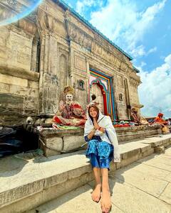 'कच्चा बादाम' गर्ल ने किए भोले बाबा के दर्शन, बॉयफ्रेंड के साथ केदारनाथ धाम गईं अंजलि अरोड़ा