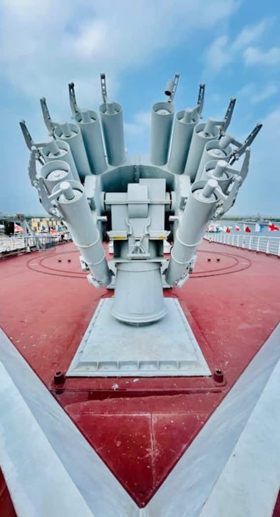 आयरन डोम से कितना अलग है अमेरिका का गोल्डन डोम?