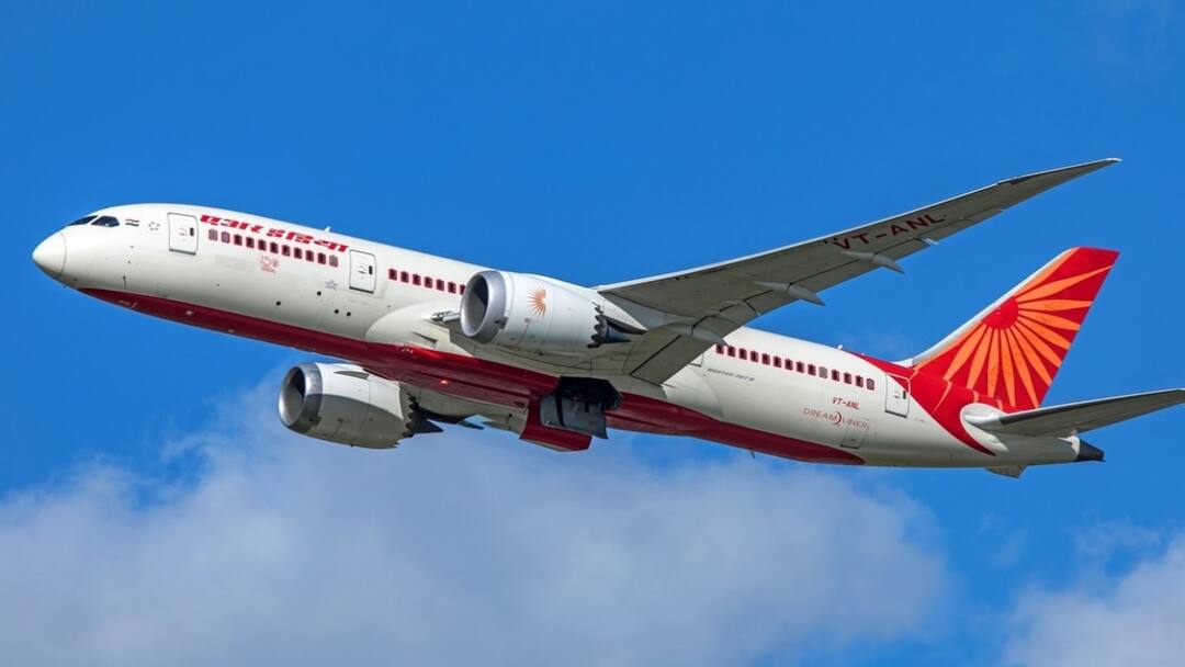 Air India San Francisco-Mumbai Flight engine failure landing kolkata airport passengers shocked மும்பைக்கு வந்த விமானம்.. நடுவானில் எஞ்ஜின் ரிப்பேர்.. மீண்டும் பீதியை கிளப்பிய ஏர் இந்தியா