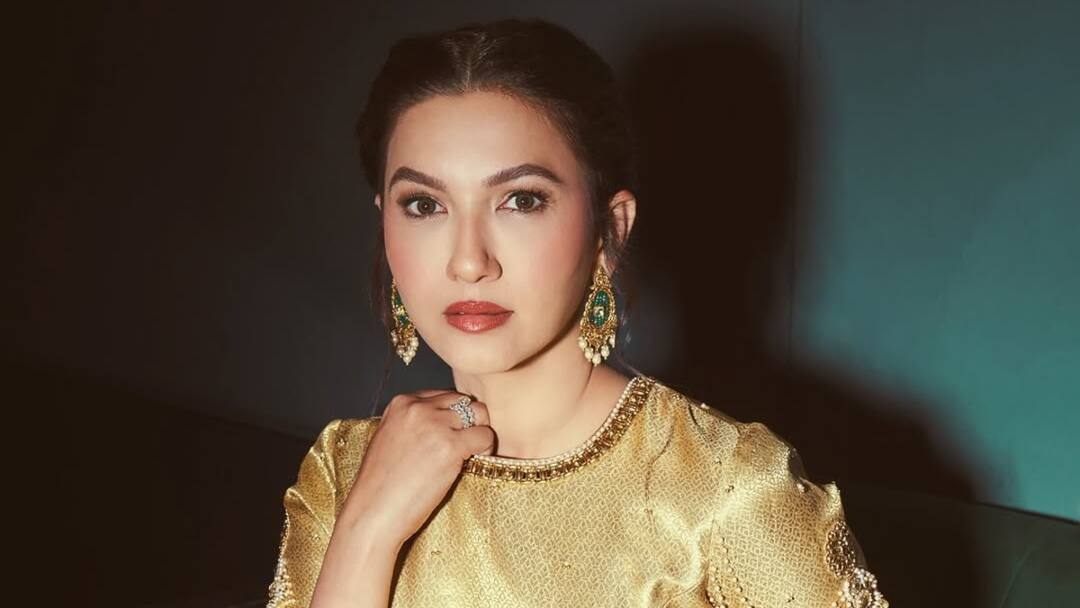 When Shah Rukh Khan’s Humble Gestures Won Over Gauahar Khan When Shah Rukh Khan’s Humble Gestures Won Over Gauahar Khan