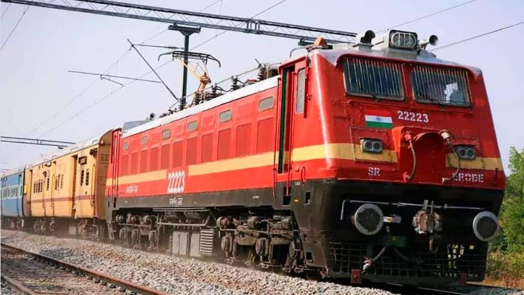 As IndiGo Flight Cancellations Mount, Western Railway Rolls Out Special Trains For Stranded Travellers