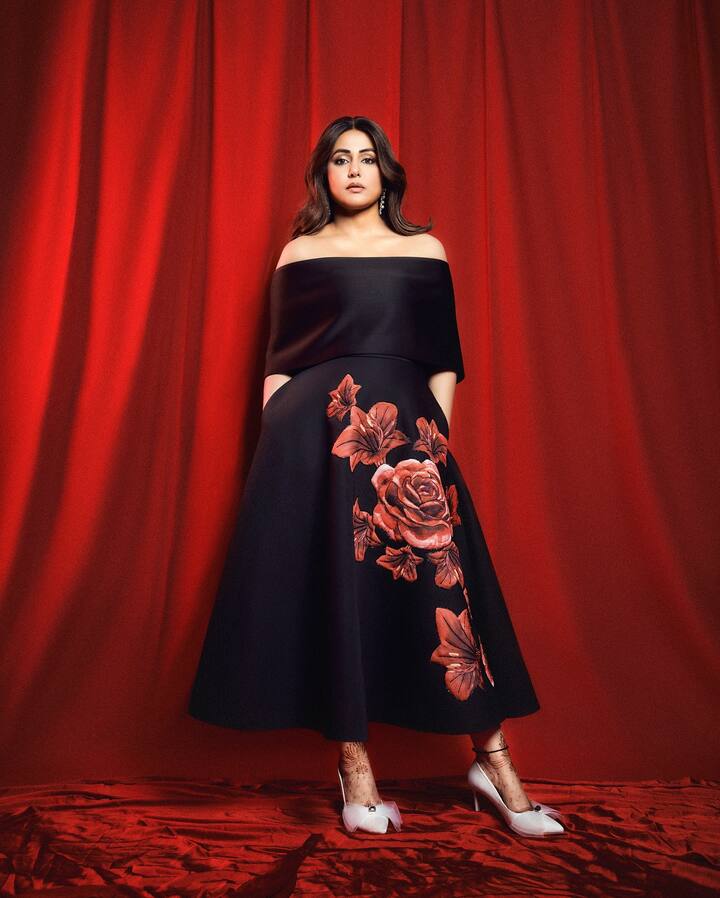 'ये रिश्ता क्या कहलाता है' या लोकप्रिय मालिकेत अक्षराची भूमिका साकारून अभिनेत्री हिना खान घराघरात पोहोचली