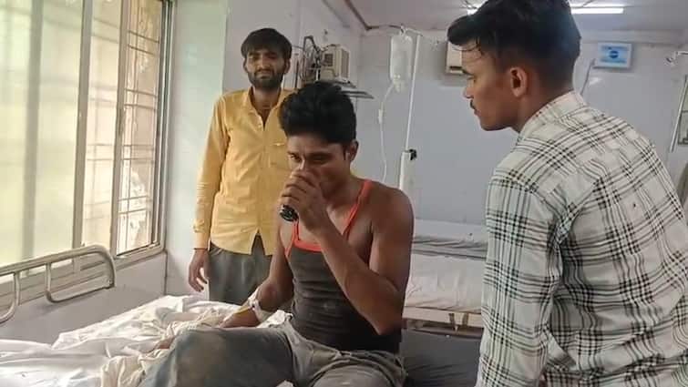 Mahoba government hospital negligence patient given charcoal mixture after poisoning ann UP: महोबा के सरकारी अस्पताल में बड़ी लापरवाही, जहर खाए मरीज को पिला दिया कोयला, हालत और बिगड़ी