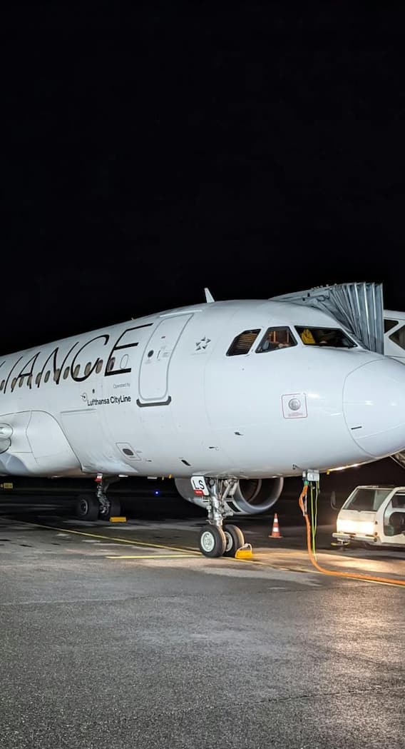 विमानाचा अपघात होताच, नेमकं कुठून तुटते?