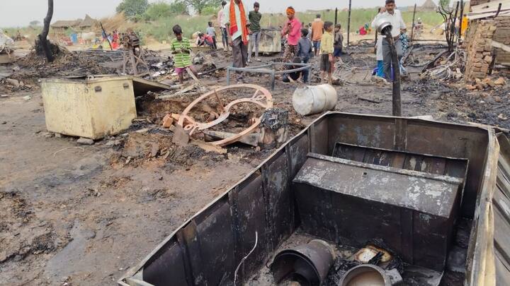 लेकिन क्या आपको पता है सिलेंडर फटने से होने वाले हादसे में आपको 40 लाख रुपये तक का क्लेम मिल सकता है. आपको बता दें गैस कंपनी की ओर से इंश्योरेंस कंपनियां हादसे में पीड़ित को यह क्लेम देती है. इसके अलावा ऐसे हादसों में सरकार मुआवजा देती है.