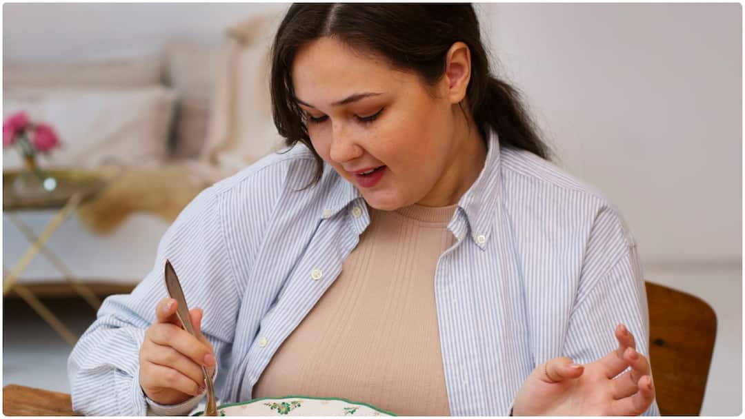 High Cholesterol : మహిళల్లో పెరుగుతోన్న కొలెస్ట్రాల్.. ముఖ్యంగా వారికే ప్రమాదం ఎక్కువ, ఇలా నివారించవచ్చు High Cholesterol in Women After Menopause Causes Precautions and Prevention Tips High Cholesterol : మహిళల్లో పెరుగుతోన్న కొలెస్ట్రాల్.. ముఖ్యంగా వారికే ప్రమాదం ఎక్కువ, ఇలా నివారించవచ్చు