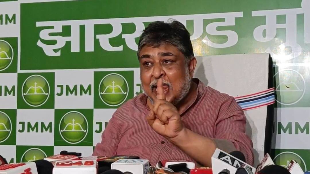 Bihar Election 2025 Hemant Soren JMM Leader Supriyo Bhattacharya Reaction On not invited in Mahagathbandhan Meeting बिहार विधानसभा चुनाव से पहले महागठबंधन में तकरार! हेमंत सोरेन की पार्टी JMM ने RJD की बढ़ाई टेंशन