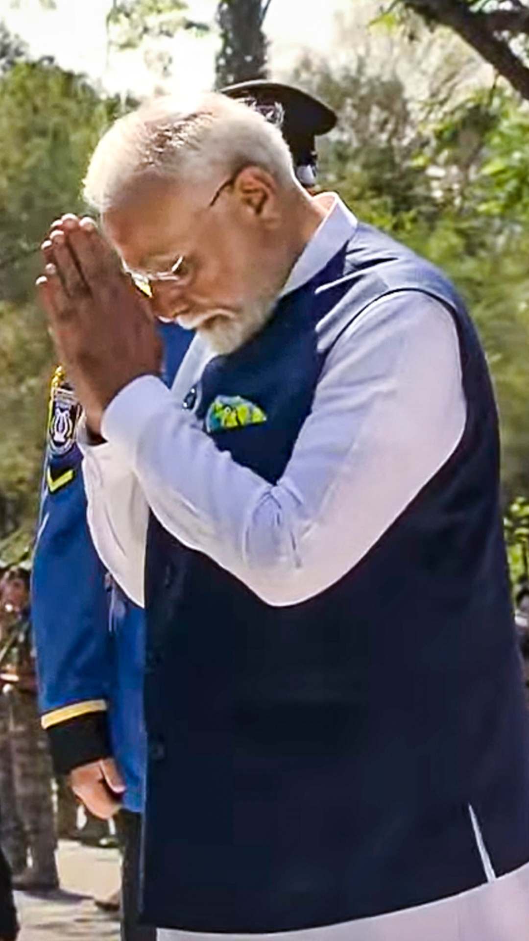 प्रधानमंत्री नरेंद्र मोदी को साइप्रस ने अपने सर्वोच्च नागरिक पुरस्कार ग्रैंड क्रॉस ऑफ द ऑर्डर ऑफ मकारियोस III से सम्मानित किया