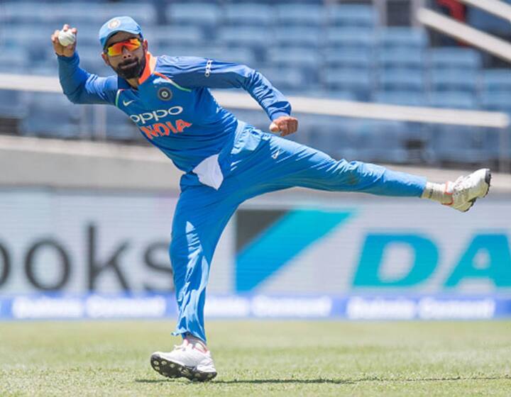 तौलिए के साथ बॉल को ज्यादा रगड़कर उसकी सतह को बदलने की कोशिश करना बॉल टेम्परिंग कहलाता है. इसमें बॉल के एक हिस्से को रफ करने की कोशिश की जाती है.