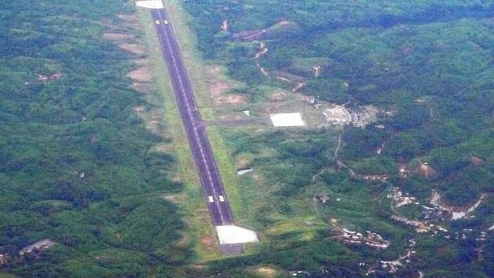 लेंगपुई एयरपोर्ट मिजोरम में बना है. यह द्वितीय विश्व युद्ध से पहले बना हुआ एयरपोर्ट है. यह मित्र देश की सेनाओं द्वारा बनाया या टेबलटॉप एयरपोर्ट है. इसके दोनों तरफ घाटियां हैं और रनवे के नीचे पानी बहता है.