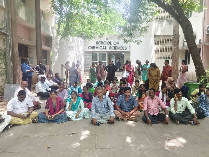 Naan Mudhalvan: நான் முதல்வன் பயிற்சி; பல்லியுடன் சுண்டல் விநியோகம்-  பேராசிரியர்களுக்கு வாந்தி, மயக்கத்தால் பரபரப்பு!