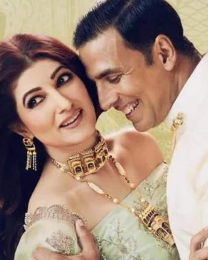 Twinkle got mehndi on the morning of marriage and the wedding was going to take place in the evening, so that she feared that the color of mehndi would not be dark.
