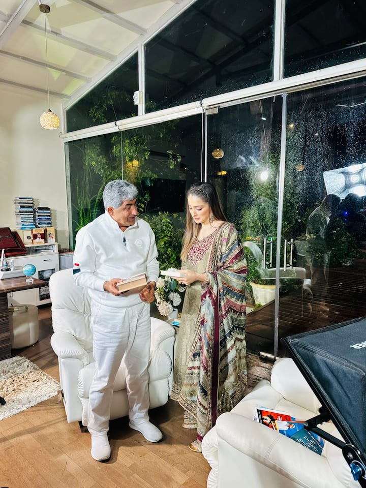 During her visit, Laxmi also had a heartfelt spiritual exchange with the spiritual leader, AiR – Atman in Ravi, founder of the Shivoham Shiva Temple.