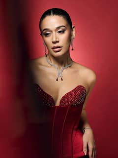 फिटनेस में सबकी 'बाप' और बिना फिल्में किए भी करोड़पति हैं जैकी श्रॉफ की बेटी, जानें नेटवर्थ