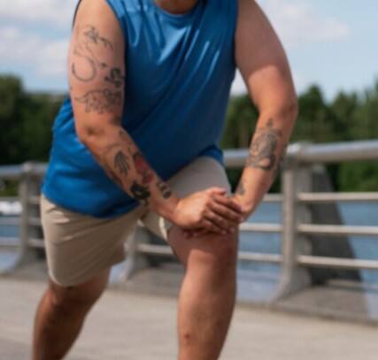 ਸਵੇਰ ਦਾ ਸਮਾਂ ਐਕਸਰਸਾਈਜ਼ ਲਈ ਸਭ ਤੋਂ ਵਧੀਆ ਮੰਨਿਆ ਜਾਂਦਾ ਹੈ। 15 ਤੋਂ 30 ਮਿੰਟ ਤੱਕ ਹਲਕੀ ਵਰਜਿਸ਼, ਯੋਗਾ ਜਾਂ ਸਟਰੈਚਿੰਗ ਕਰੋ। ਸਵੇਰੇ ਦੀ ਕਸਰਤ ਮੈਟਾਬੌਲਿਜ਼ਮ ਨੂੰ ਸਰਗਰਮ ਕਰਦੀ ਹੈ, ਕੈਲੋਰੀਜ਼ ਸਾੜਦੀ ਹੈ ਅਤੇ ਤੁਹਾਨੂੰ ਪੂਰੇ ਦਿਨ ਚੁਸਤ ਤੇ ਤਾਜ਼ਾ ਮਹਿਸੂਸ ਕਰਵਾਉਂਦੀ ਹੈ।