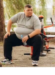 ਪ੍ਰੋਟੀਨ ਤੁਹਾਨੂੰ ਲੰਬੇ ਸਮੇਂ ਤੱਕ ਭੁੱਖ ਨਹੀਂ ਲੱਗਣ ਦਿੰਦਾ, ਜਿਸ ਨਾਲ ਤੁਸੀਂ ਦਿਨ ਭਰ ਘੱਟ ਖਾਂਦੇ ਹੋ। ਇਹ ਮਾਸਪੇਸ਼ੀਆਂ ਦੀ ਬਣਾਵਟ ਅਤੇ ਮੁਰੰਮਤ ਵਿੱਚ ਵੀ ਮਦਦ ਕਰਦਾ ਹੈ, ਜੋ ਮੈਟਾਬੌਲਿਜ਼ਮ ਲਈ ਮਹੱਤਵਪੂਰਨ ਹੈ। ਤੁਸੀਂ ਅੰਡੇ, ਪਨੀਰ, ਦਹੀਂ, ਸਪ੍ਰਾਊਟਸ, ਓਟਸ ਜਾਂ ਦਲੀਆ ਵਰਗੇ ਵਿਕਲਪ ਚੁਣ ਸਕਦੇ ਹੋ।