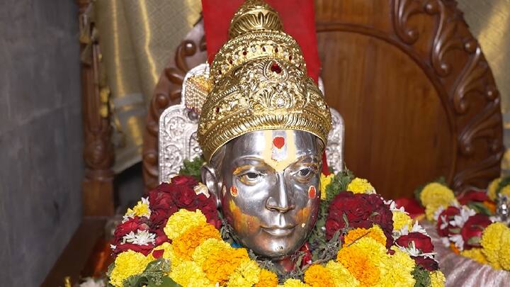 रामिनवार दांपत्याच्या या अद्वितीय अर्पणामुळे संत ज्ञानेश्वर माऊलींच्या सेवेत जोडलेली ही कलाकृती भाविकांच्या मनात अढळ स्थान मिळवेल, यात शंका नाही.