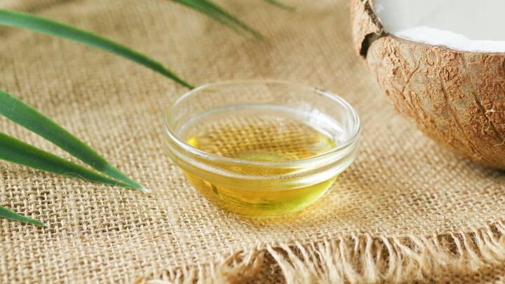 5. Abhyanga: In Ayurveda, Abhyanga is a self-massage ritual that uses warm herbal oils. Traditionally done before bathing, it's a practice of self-love and body awareness. This ritual calms the nervous system, improves circulation, nourishes skin, and helps detoxify the lymphatic system. Modern wellness now embraces this ancient habit with essential oils, dry brushing, and lymphatic drainage becoming buzzwords on social media. (Image Source: Canva)