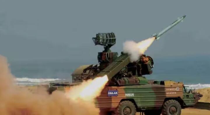 ਅਮਰੀਕਾ ਕੋਲ THAAD ਅਤੇ GMD ਵਰਗੇ ਅਤਿ-ਆਧੁਨਿਕ ਸਿਸਟਮ ਹਨ। ਇਜ਼ਰਾਈਲ ਦਾ ਆਇਰਨ ਡੋਮ ਛੋਟੀ ਦੂਰੀ ਦੀਆਂ ਮਿਜ਼ਾਈਲਾਂ ਨੂੰ ਰੋਕਣ ਵਿੱਚ ਮਾਹਰ ਹੈ। ਰੂਸ ਕੋਲ S-400 ਅਤੇ ਹੁਣ S-500 ਸਿਸਟਮ ਹਨ, ਜੋ ਹਾਈ-ਸਪੀਡ ਮਿਜ਼ਾਈਲਾਂ ਨੂੰ ਰੋਕ ਸਕਦੇ ਹਨ। ਭਾਰਤ ਨੇ ਵੀ ਆਪਣੇ ਦੋ-ਪੱਧਰੀ BMD ਤੋਂ ਇਲਾਵਾ ਰੂਸ ਤੋਂ S-400 ਖਰੀਦਿਆ ਹੈ।