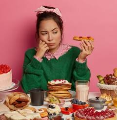 ਵਾਰ-ਵਾਰ ਹੁੰਦੀ ਮਿੱਠਾ ਖਾਣ ਦੀ ਤਲਬ! ਪਰ ਖੁਦ ਨੂੰ ਰੋਕਣਾ ਚਾਹੁੰਦੇ ਹੋ ਤਾਂ ਅਪਣਾਓ ਇਹ ਆਸਾਨ ਤਰੀਕੇ