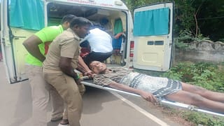 கிணற்றில் விழுந்த இளைஞரை துரிதமாக காப்பாற்றிய தீயணைப்பு வீரர்கள்