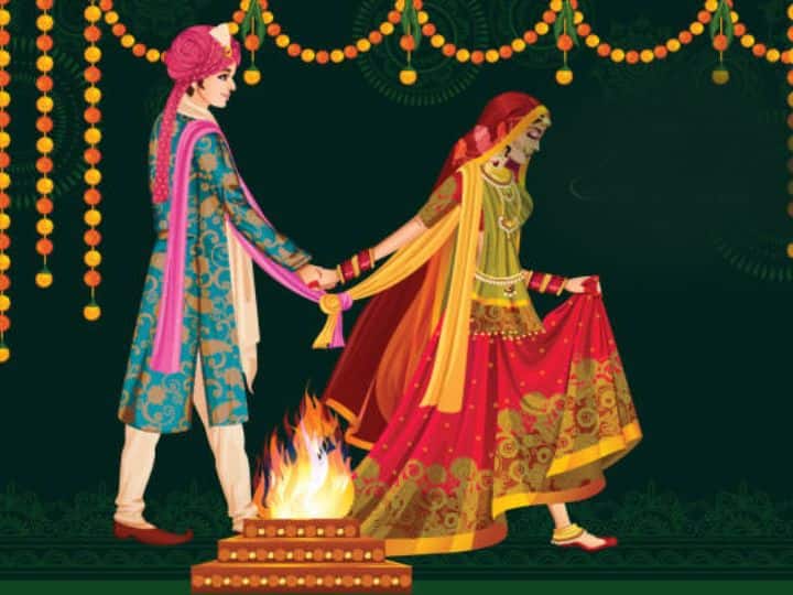 हिंदू धर्म में विवाह के समय फेरे लेने से पहले दुल्हन की चुनरी में 5 खास चीजें बांधी जाती है. कहते हैं इससे वर-वधु का वैवाहिक जीवन सुखमय बनता है और कभी किसी चीज की कमी नहीं रहती है.